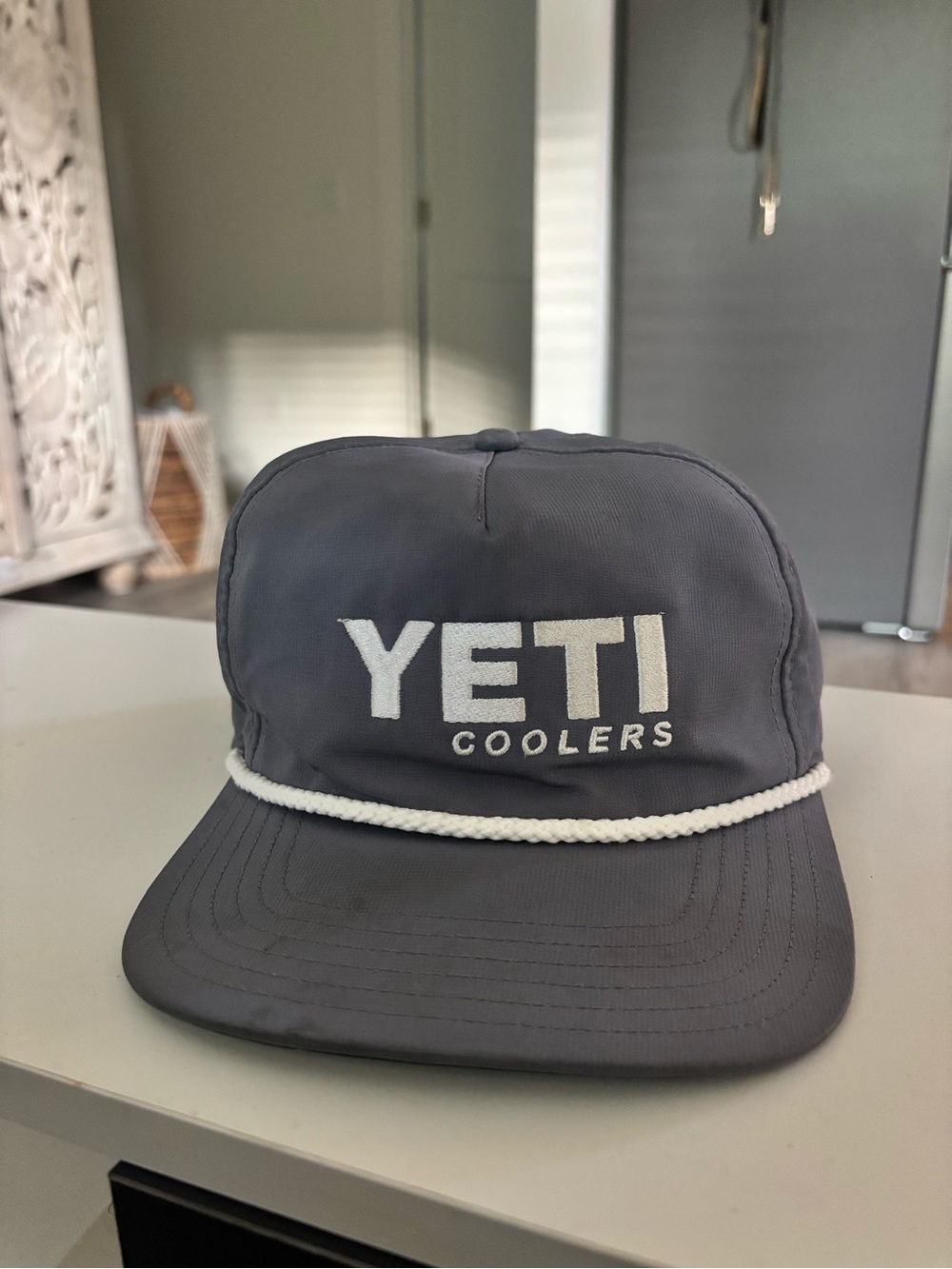 Classic Yeti Coolers Grey Rope Snapback Hat, comfortable quick dry material